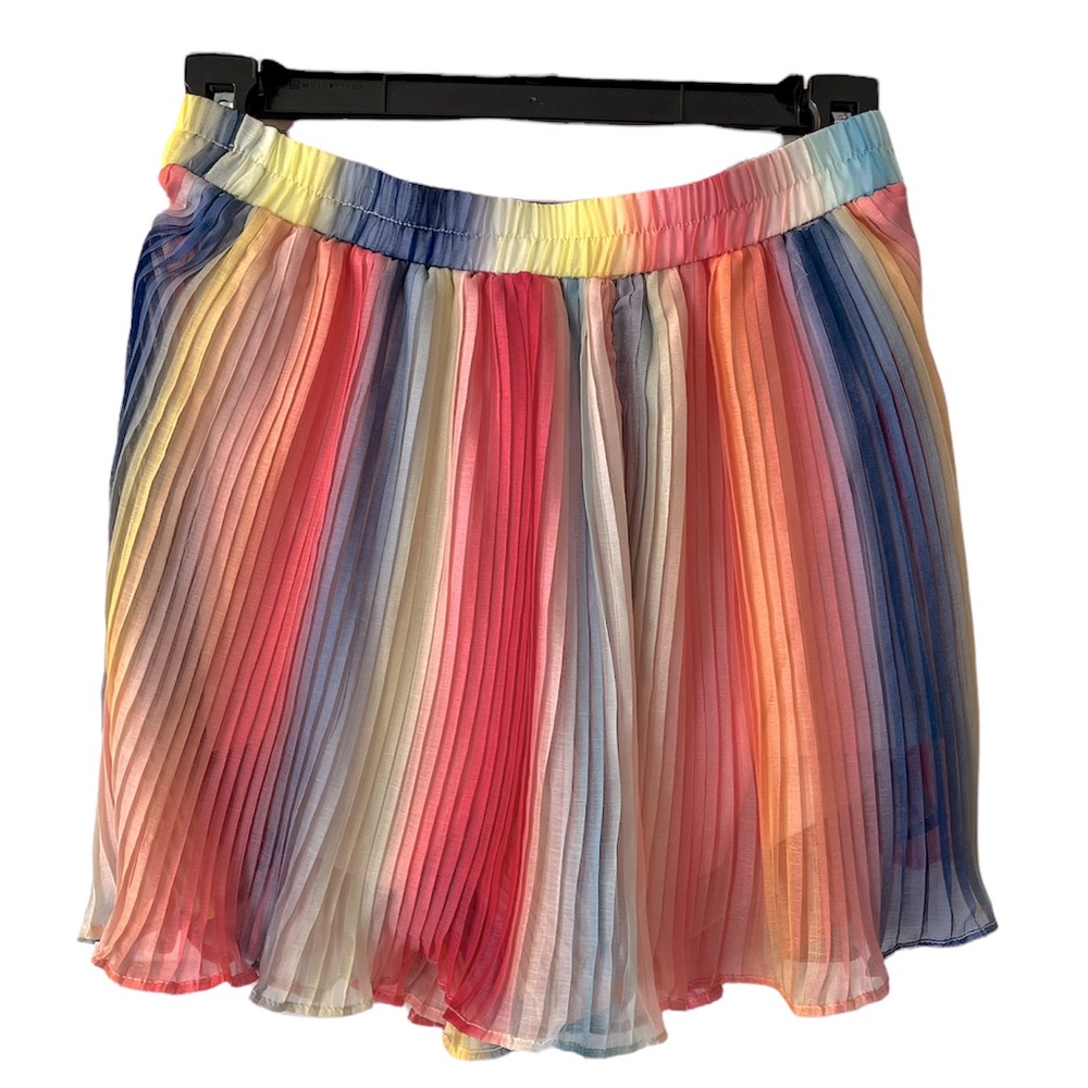 Sadie & Sage Rainbow Pleated Prism Short | Juniors / Women’s Medium